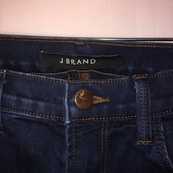 J Brand Skinny Leg in Ink Dark Wash Jeans - Picture 6 of 8